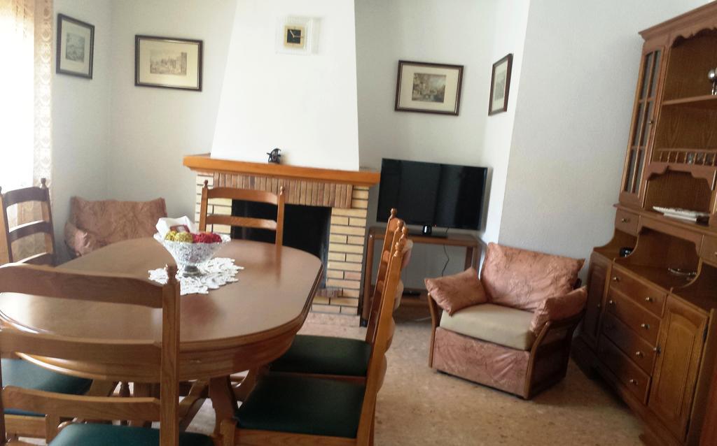 Hostal Rural Casa Castro Alberuela de la Liena الغرفة الصورة