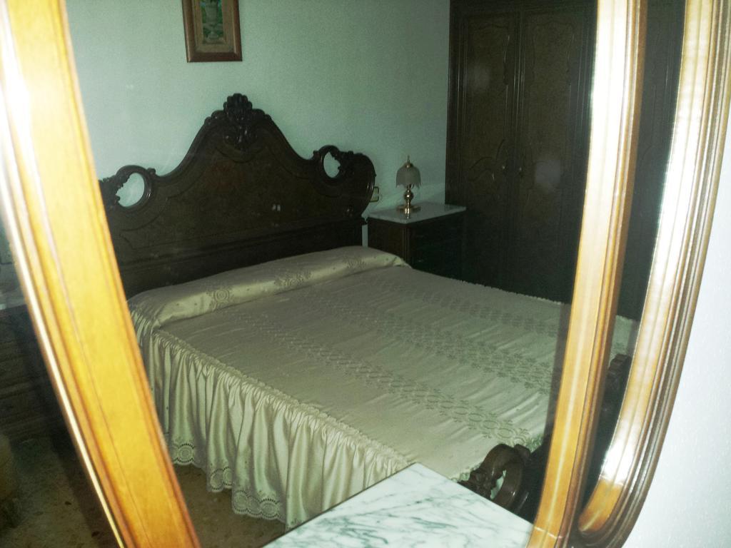 Hostal Rural Casa Castro Alberuela de la Liena الغرفة الصورة