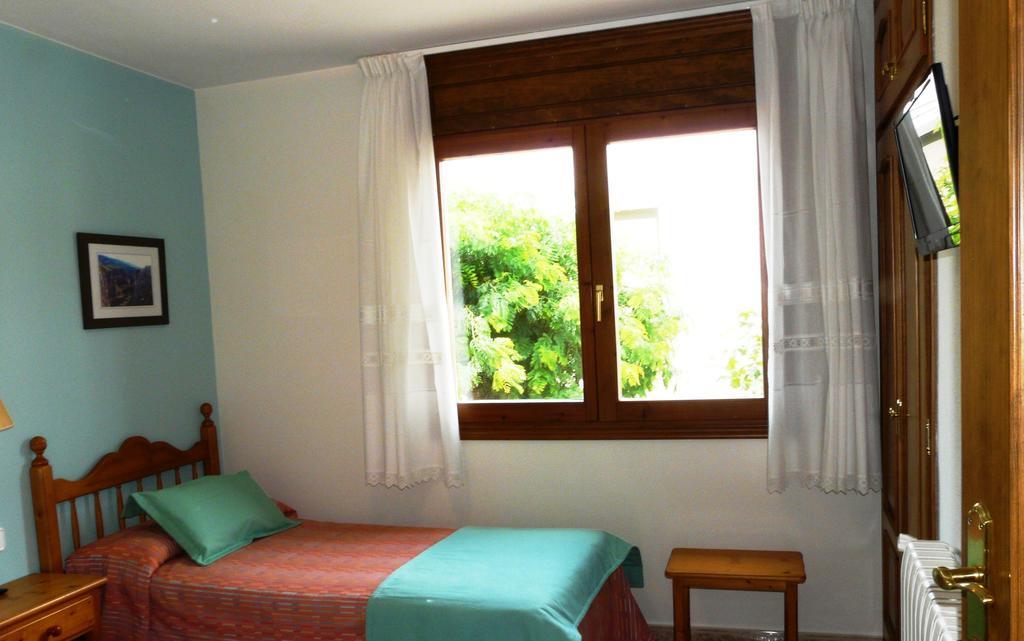 Hostal Rural Casa Castro Alberuela de la Liena الغرفة الصورة