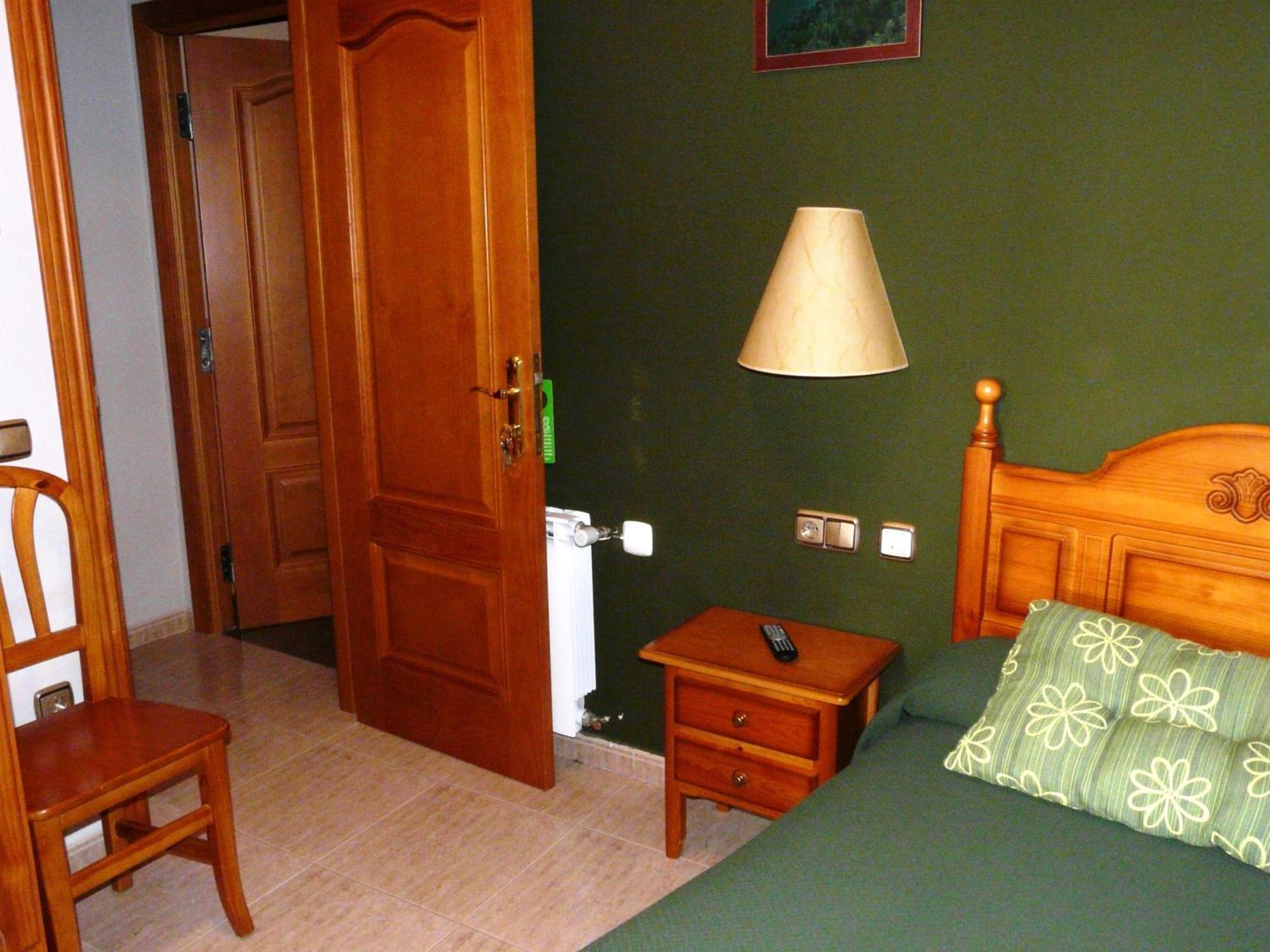 Hostal Rural Casa Castro Alberuela de la Liena الغرفة الصورة