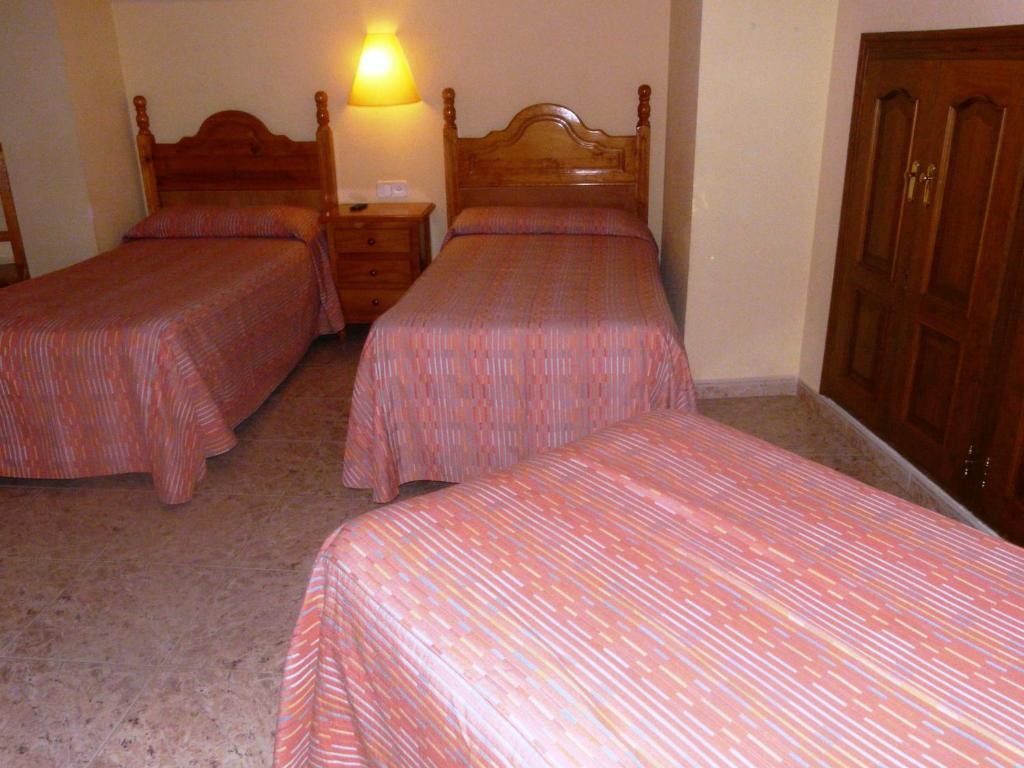 Hostal Rural Casa Castro Alberuela de la Liena الغرفة الصورة
