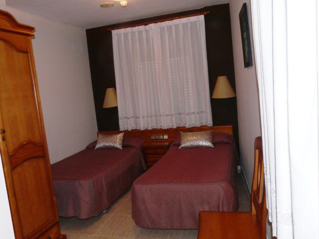 Hostal Rural Casa Castro Alberuela de la Liena الغرفة الصورة